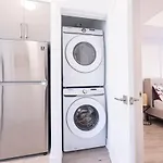 Luxury & Comfy Apartment, Mins Drive To All Niagara Falls Attraction