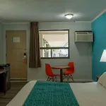 Howard Johnson By Wyndham Niagara Falls