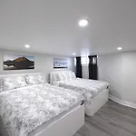 Serene Niagara Inn