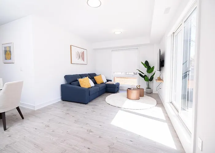 Luxury & Comfy Apartment, Mins Drive To All Niagara Falls Attraction