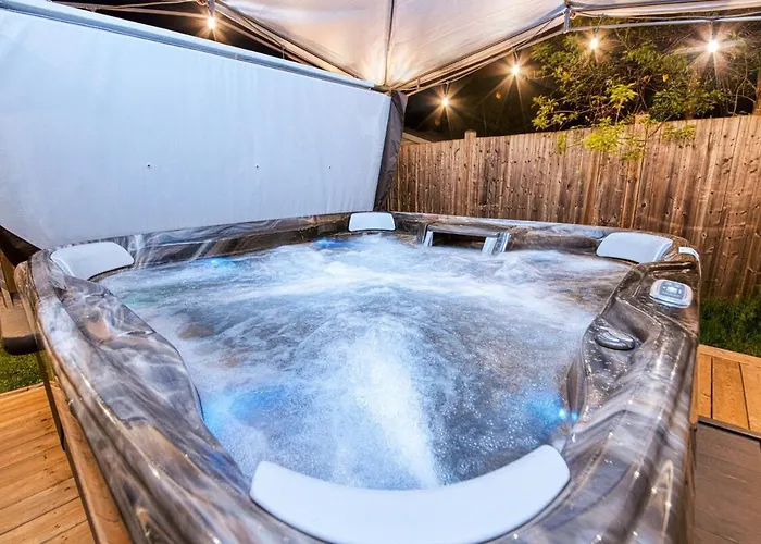 L\'Anciennce Indigo-Vintage Stay,Hot Tub,5Min Falls