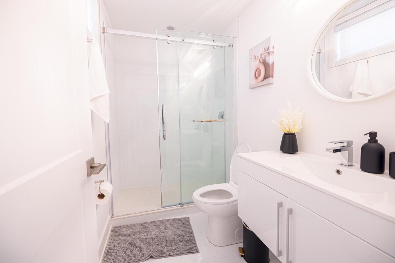Luxury & Comfy Apartment, Mins Drive To Attraction Niagara Falls
