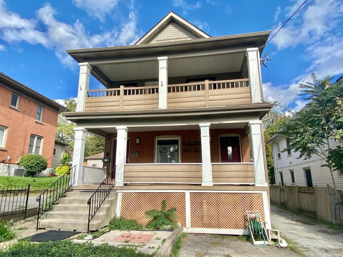 Cozy 1-bedroom Loft With Falls View 4mins To Falls Holiday home *