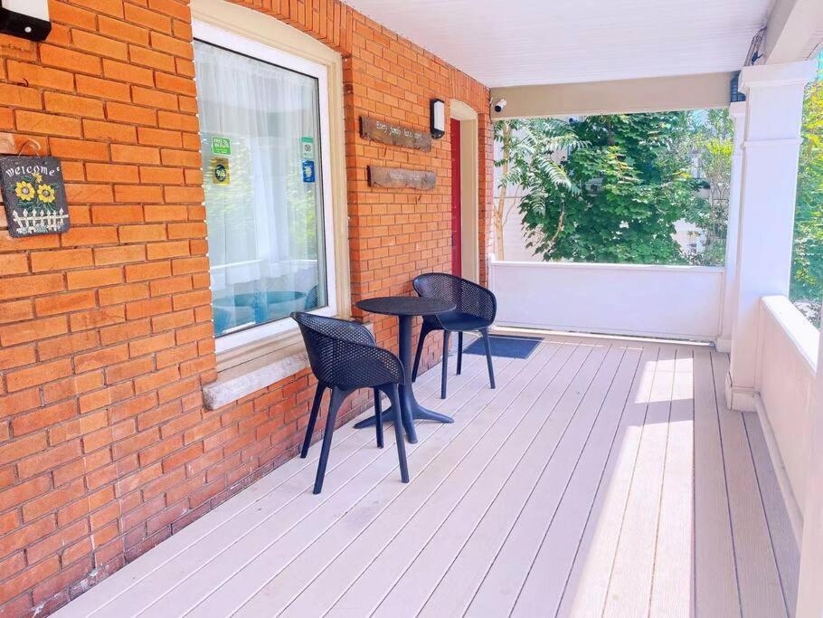 Adorable 2-bedroom Unit With Jacuzzi Beside Falls Niagara Falls