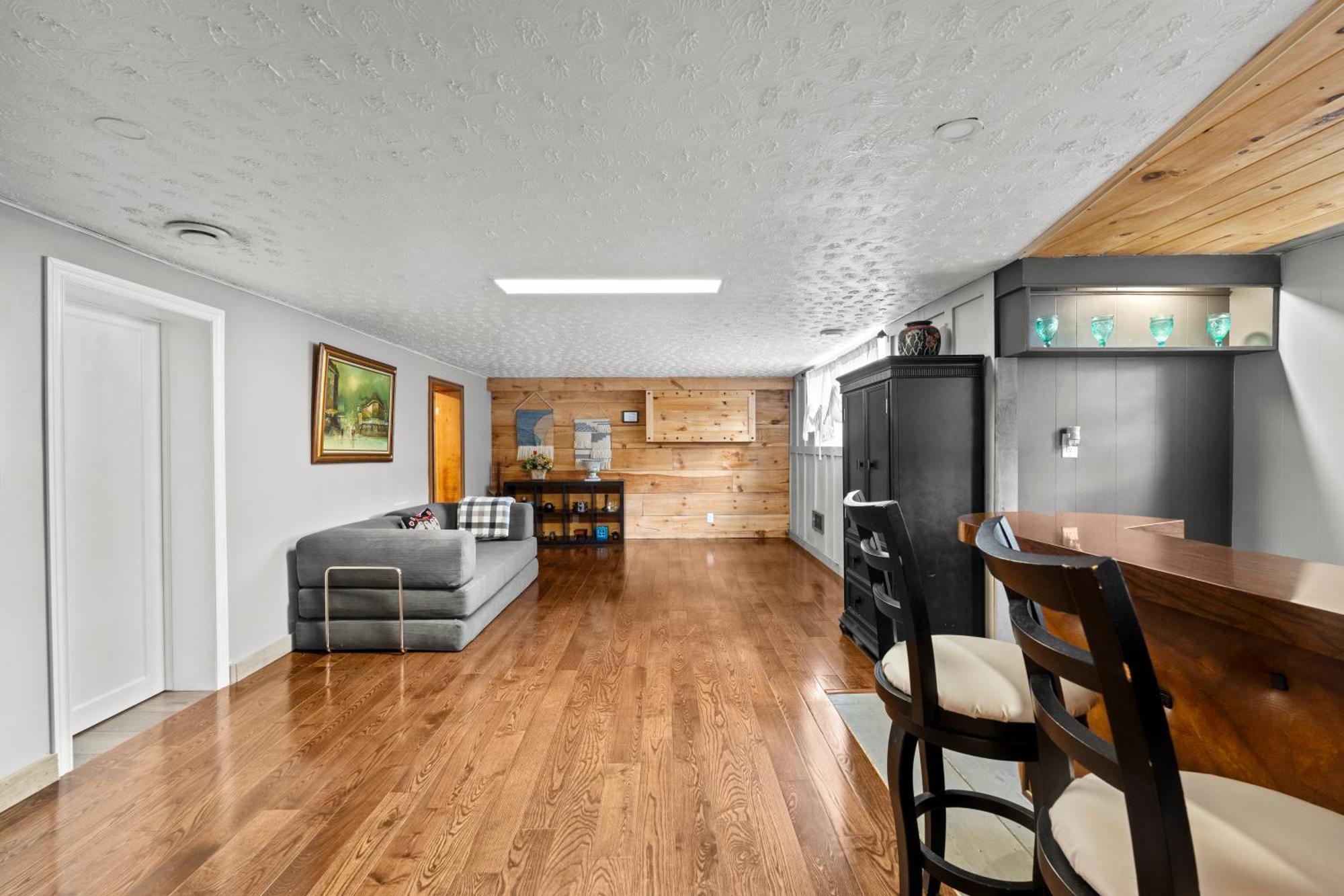 Beautiful Home, A Few Minutes To The Waterfall And Attractions Holiday home Niagara Falls