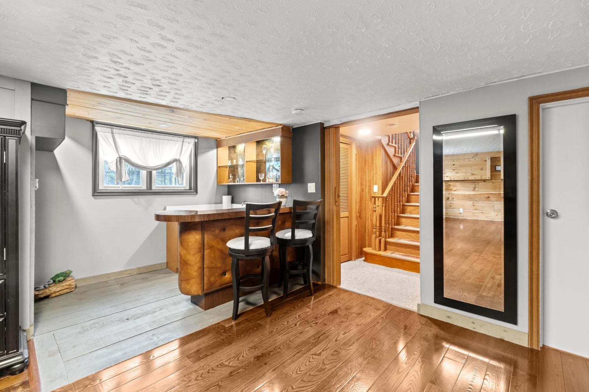 Beautiful Home, A Few Minutes To The Waterfall And Attractions Holiday home Niagara Falls