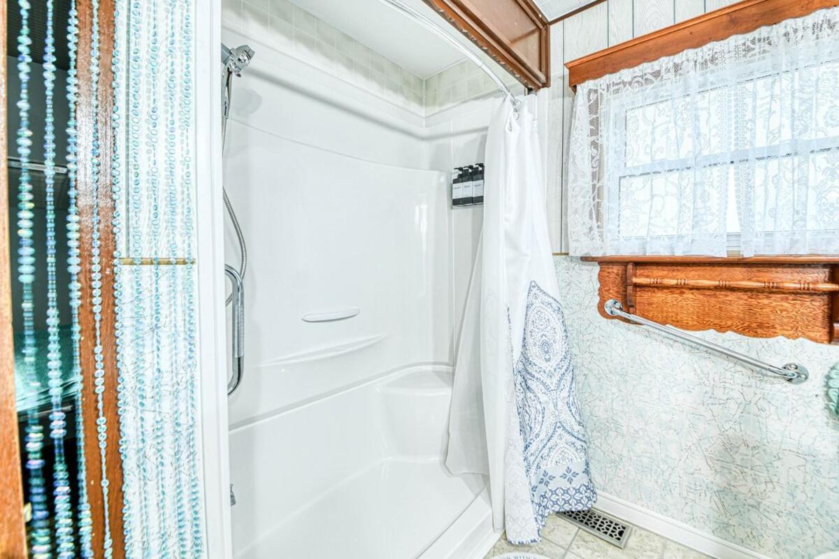 L'anciennce Indigo-vintage Stay,hot Tub,5min Falls * Niagara Falls