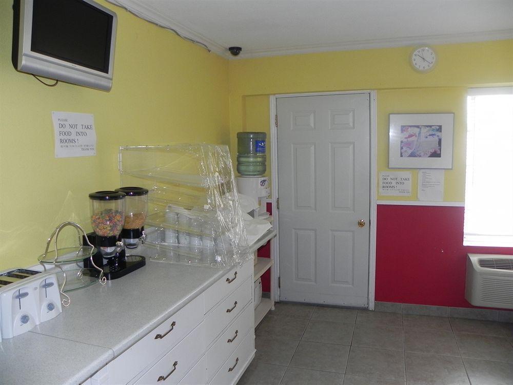 Motel Grewals And Suites 2*