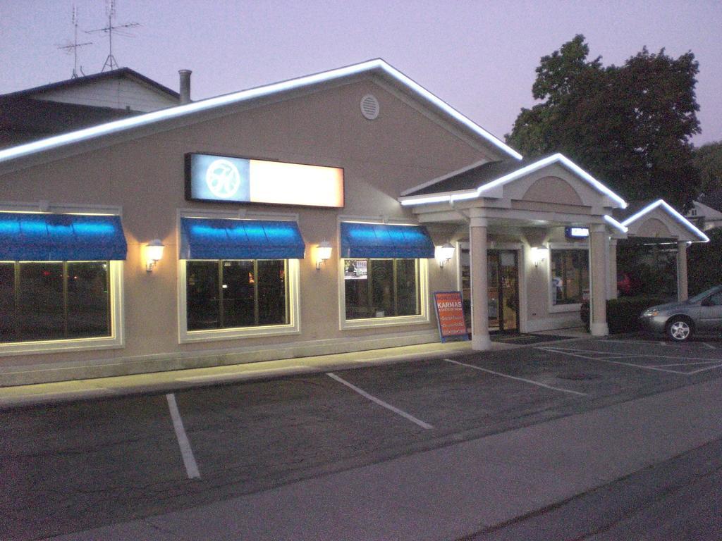 Howard Johnson By Wyndham Motel