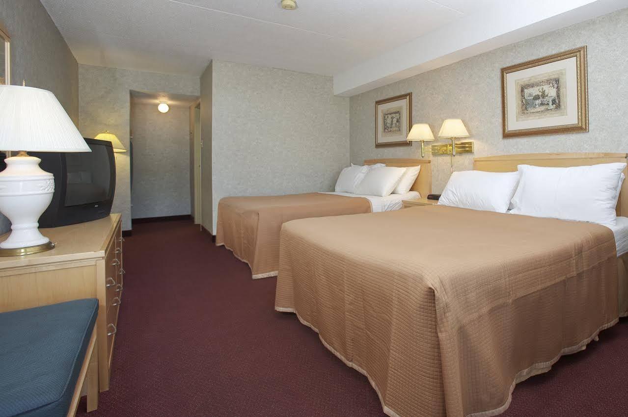 Howard Johnson By Wyndham Niagara Falls