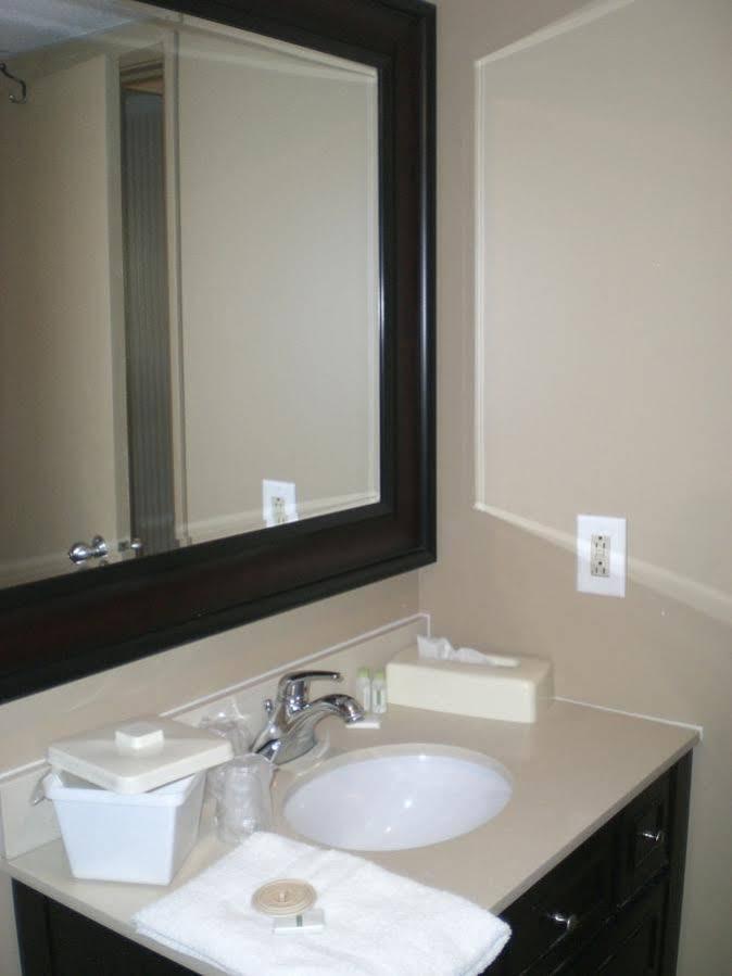 Howard Johnson By Wyndham Motel Niagara Falls
