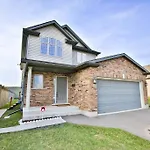 Fallsview Family Home