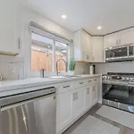 Cheerful 3 Bedroom House