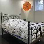 Niagara Contemporary Stay