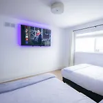 5 Beds On The Rapids - 5 Mins To The Falls