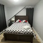 Renovated Home - Walk To Falls & Tourist District