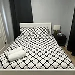 Renovated Home - Walk To Falls & Tourist District