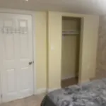 Close To Clifton Hill, Casino And Niagara Falls And With Kitchen For 6 Guest Up Stairs And Main Floor 8