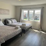 Luxury Town Close To Fairview Casino In Niagra Falls