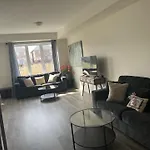 Luxury Town Close To Fairview Casino In Niagra Falls