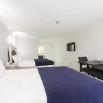 Diplomat Inn