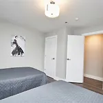 Clifton Hill Condos 3B
