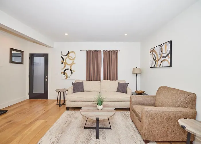 Riverview Executive Home - B