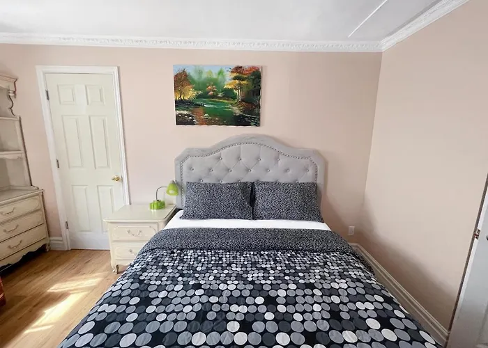 Niagara Fall Holiday Home - Close To The Fall, 3 Mins Drive