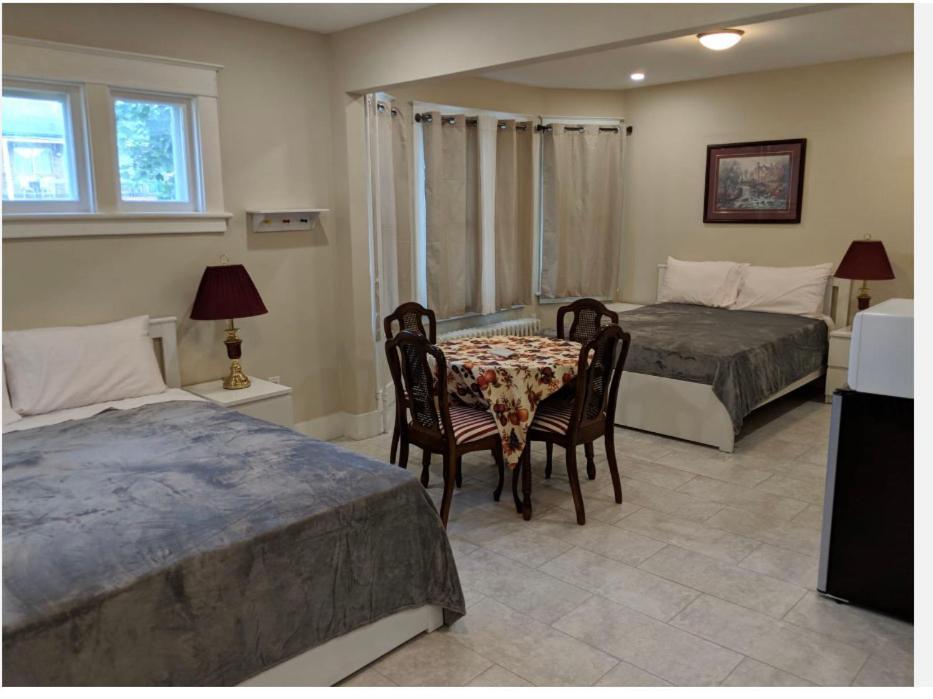 Homestay Clifton Hill Getaway: Spacious Kitchen Near Falls & Casino *