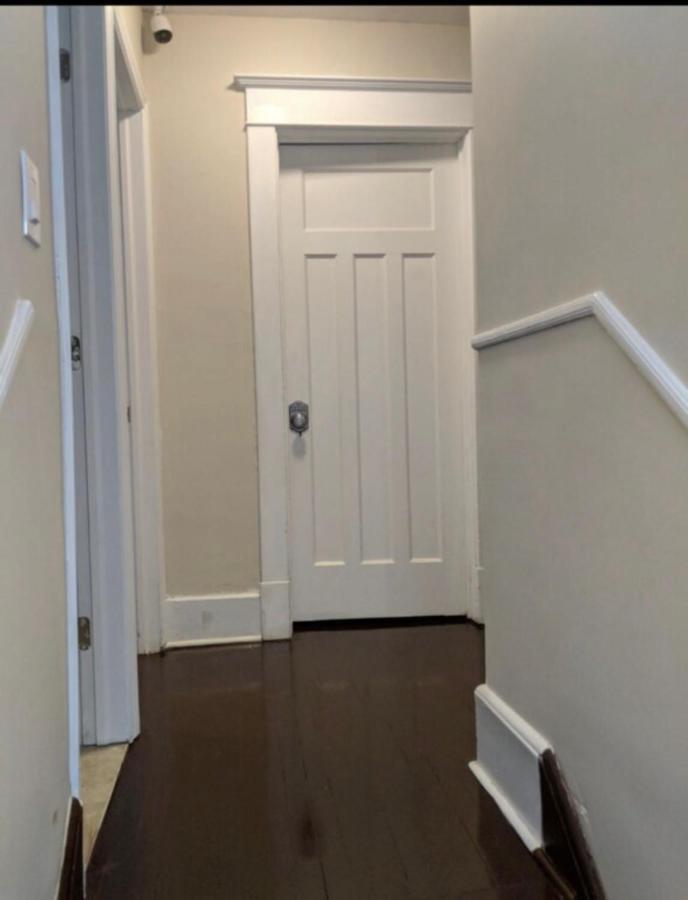 Clifton Hill Getaway: Spacious Kitchen Near Falls & Casino Homestay Niagara Falls