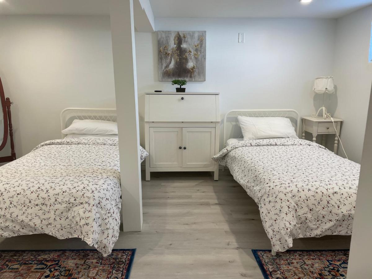 Newly Renovated 2 Bedroom 1 Ba *10 Min Walk To Falls* Apartment Niagara Falls