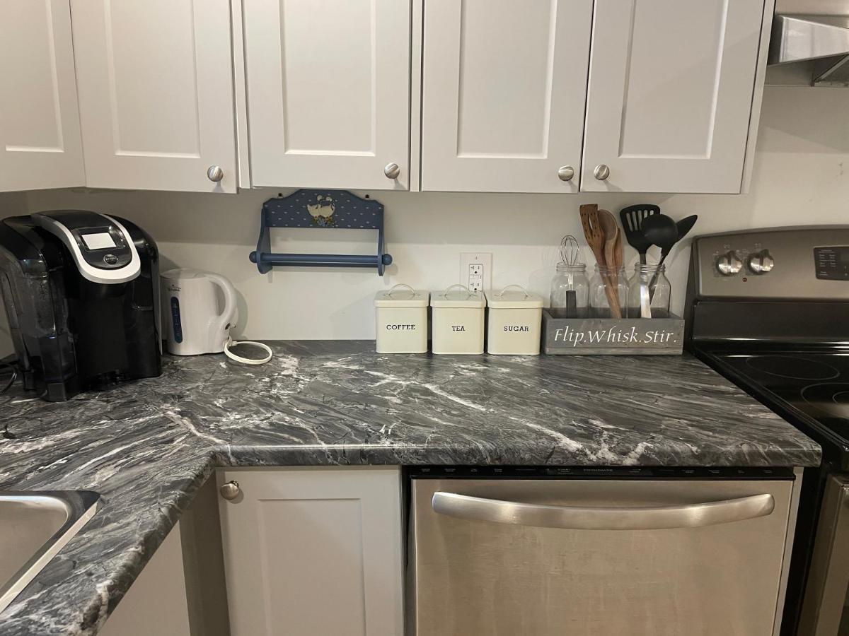 Newly Renovated 2 Bedroom 1 Ba *10 Min Walk To Falls* Apartment