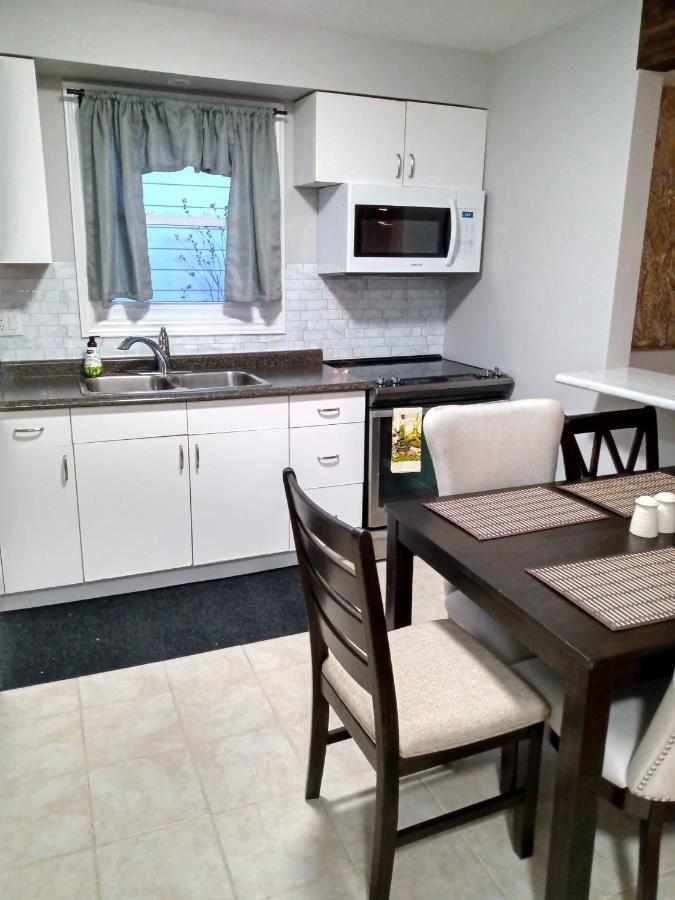 Toronto Furnished Living- Holiday home *