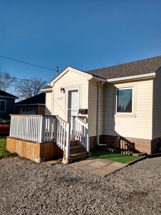 Holiday home Toronto Furnished Living- *