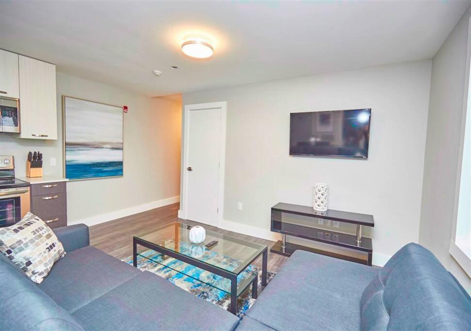 Luxury Boutique 2 Bedroom 3a Holiday home Niagara Falls