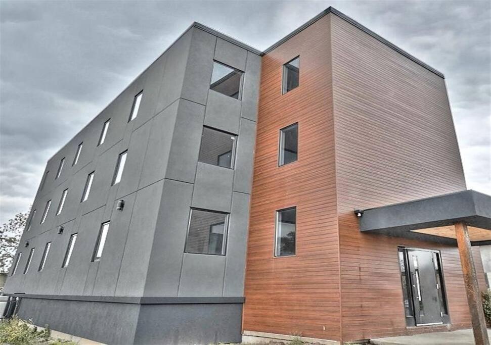 Luxury Boutique 2 Bedroom 3a * Niagara Falls