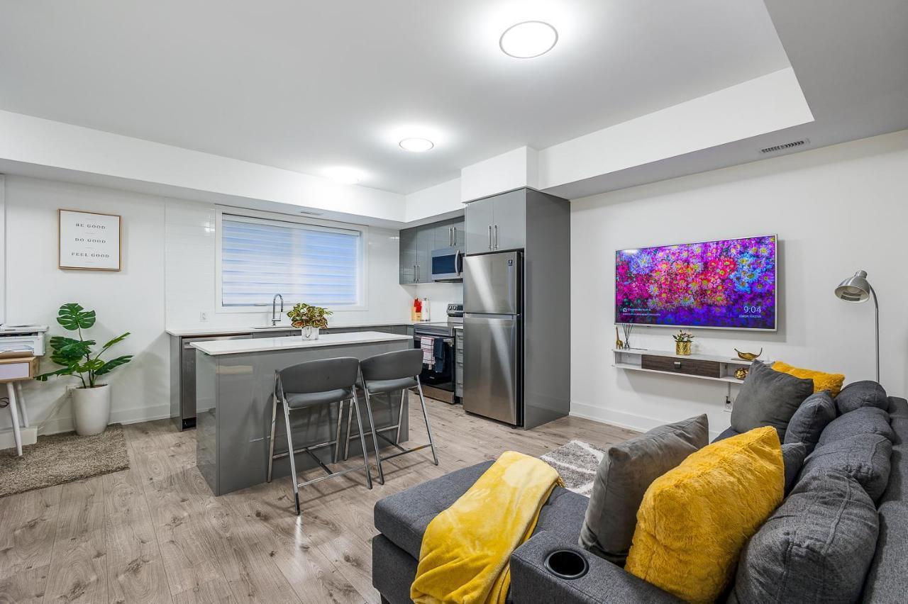 Exquisite 2 Bedroom Apt, Mins To The Falls. Apartment Niagara Falls
