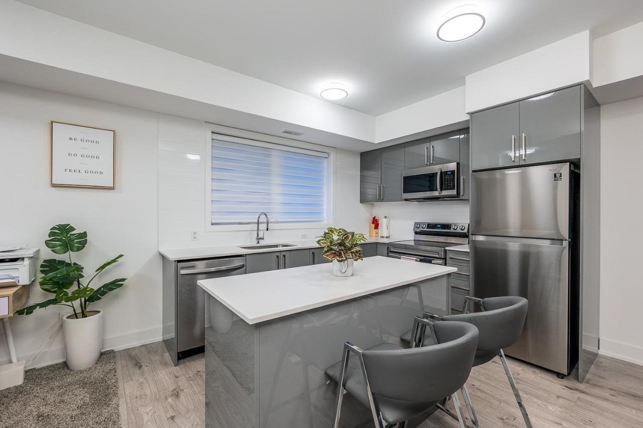 Exquisite 2 Bedroom Apt, Mins To The Falls. Niagara Falls