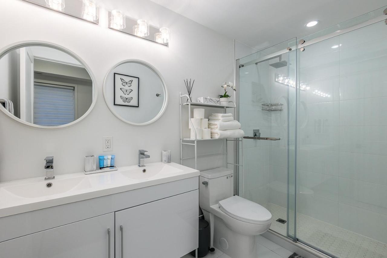 Apartment Exquisite 2 Bedroom Apt, Mins To The Falls. Niagara Falls