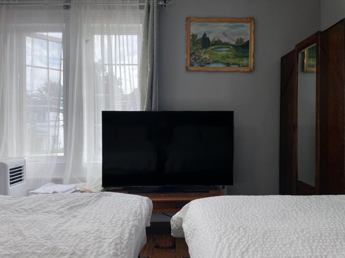 Fall Holiday - Close To The Fall, 3 Mins Drive Holiday home Niagara Falls