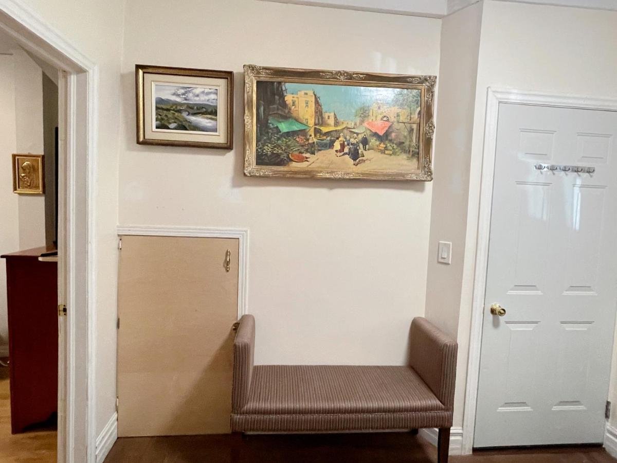 Fall Holiday - Close To The Fall, 3 Mins Drive Holiday home Niagara Falls