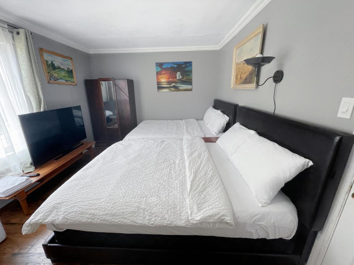 Fall Holiday - Close To The Fall, 3 Mins Drive Holiday home Niagara Falls