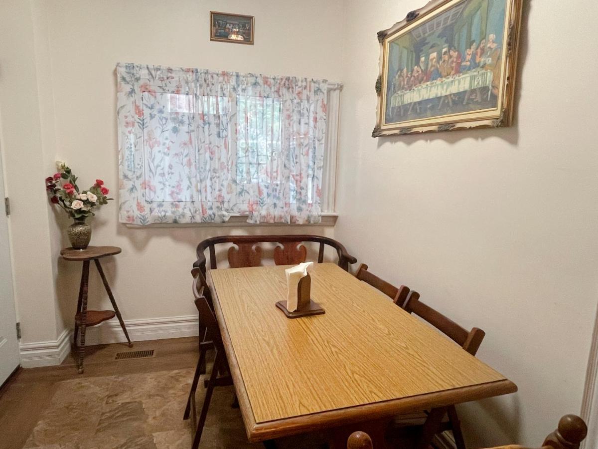 Fall Holiday - Close To The Fall, 3 Mins Drive Holiday home Niagara Falls