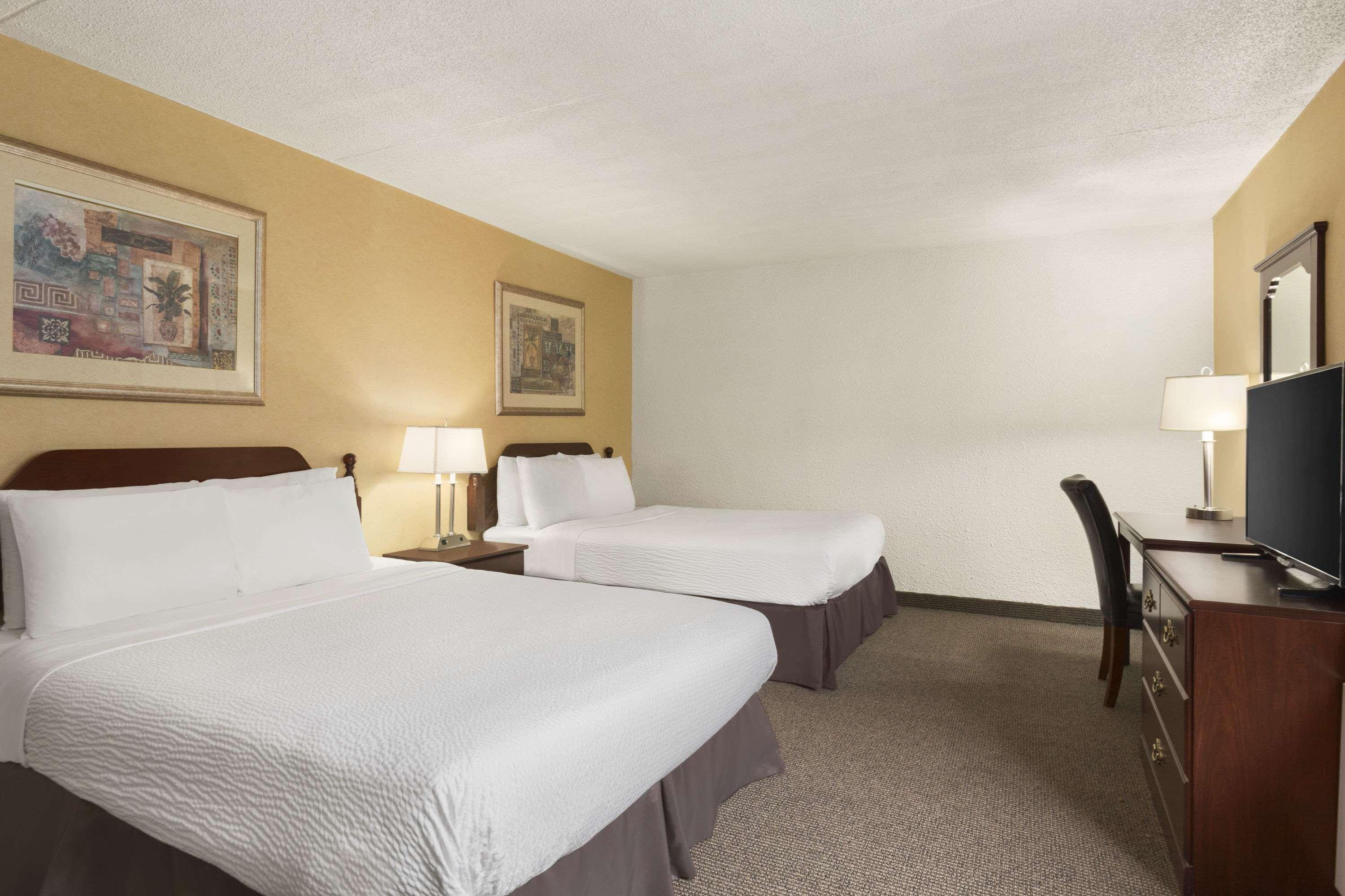 Days By Wyndham Fallsview Hotel 3*