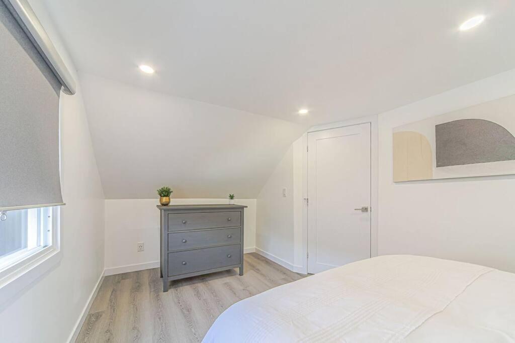 Cheerful 3 Bedroom House * Niagara Falls