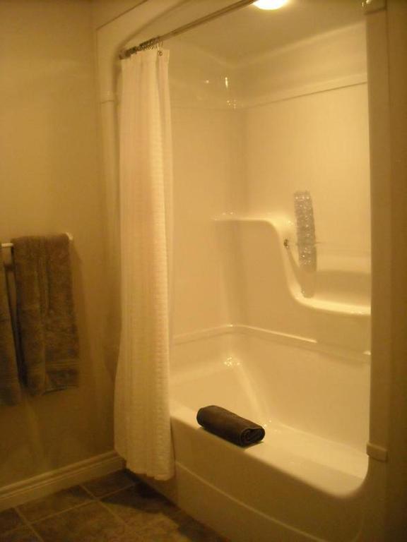 Chalet On The Lake 4*