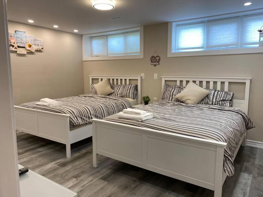 Holiday home Entire Basement With 3 Bedrooms *