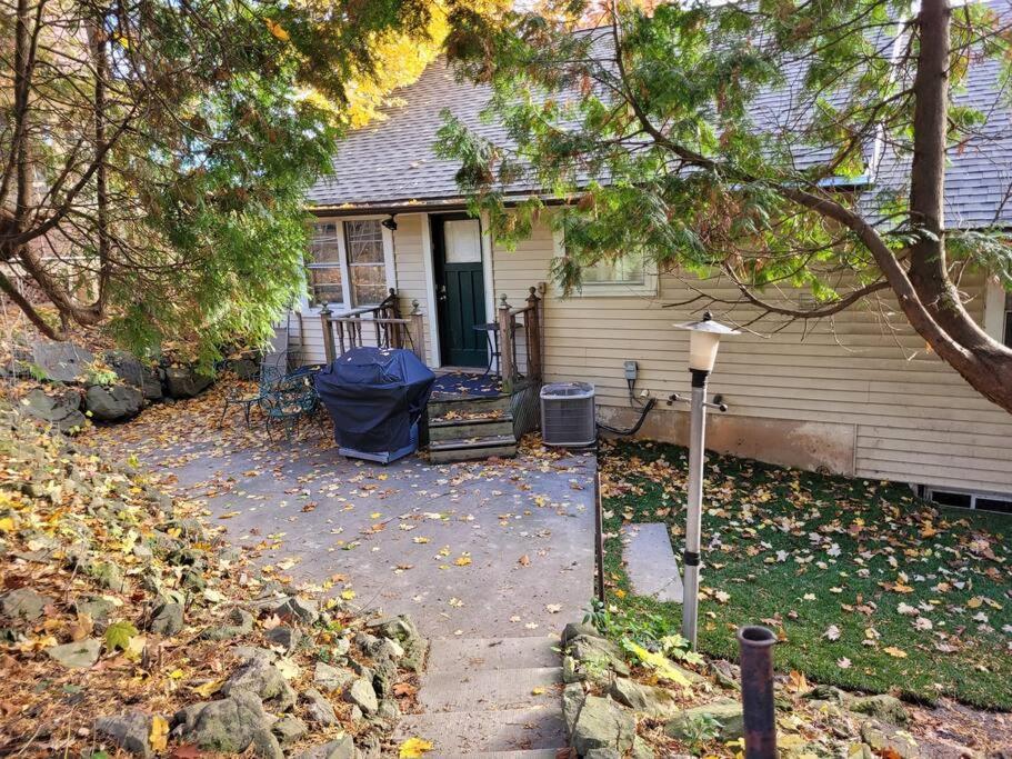 Riverview Closest To Falls, Free Breakfast Delivered Daily