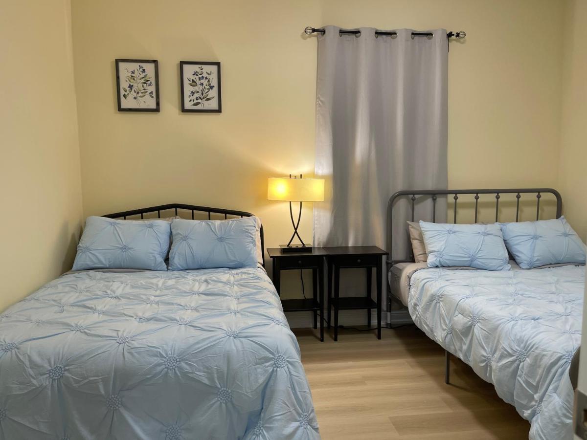 Luxury With King Bed Private Yard Bbq Deck Gazebo-4 Minutes To The Falls * Niagara Falls