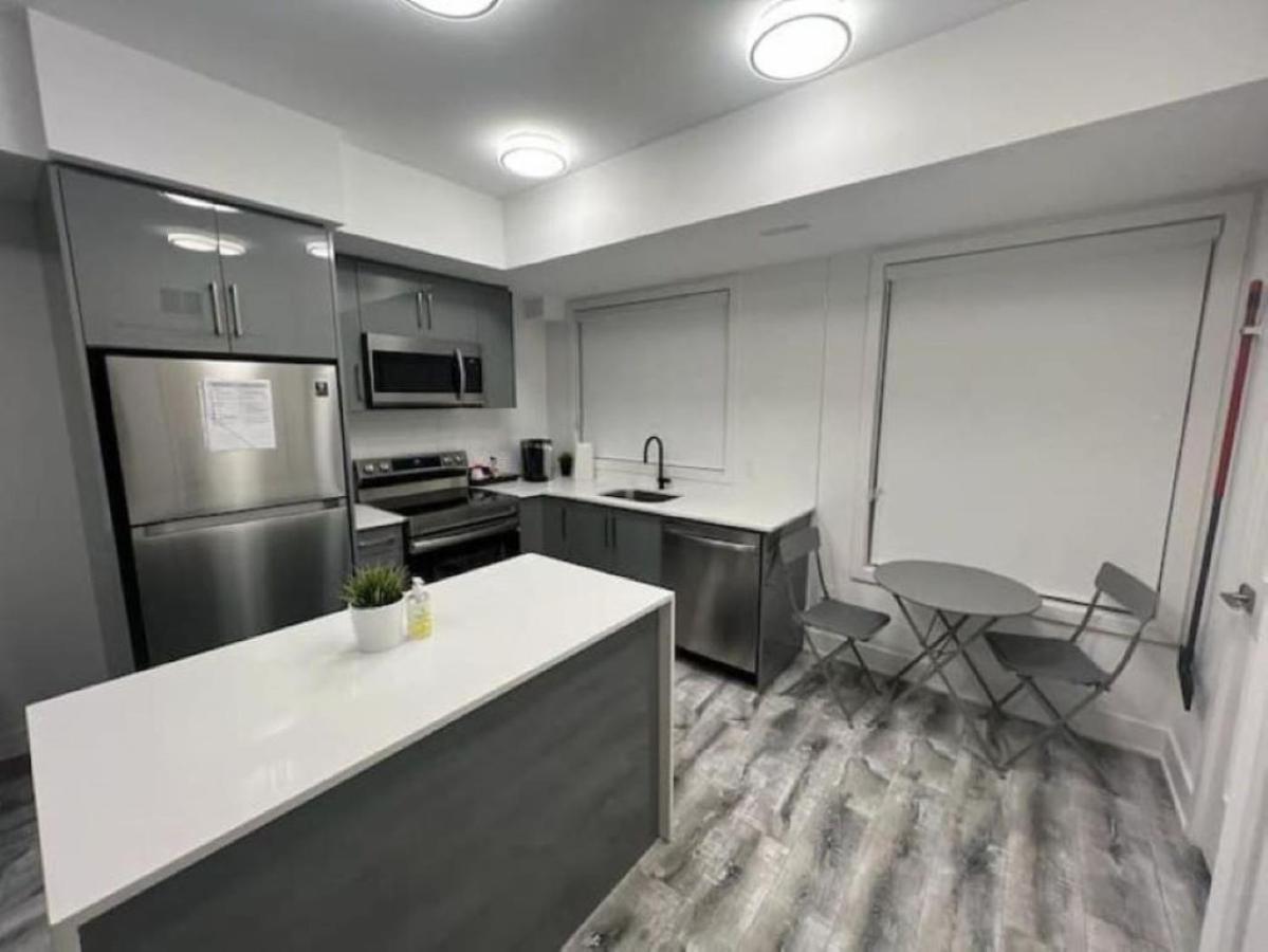 Stylish Townhome Gem With Several Amenities Just Minutes To The Falls Apartment *